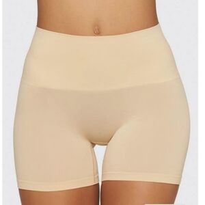 Yummie by Heather Thomson Women’s Size L/XL Shortie Color Pecho Shaping Shorts